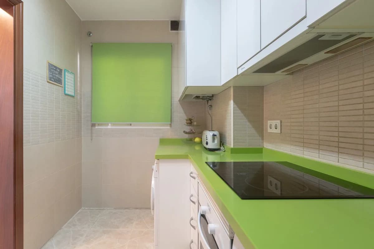 3 Bedroom Middle Floor Apartment for Sale in Los Boliches, Málaga - Image 5