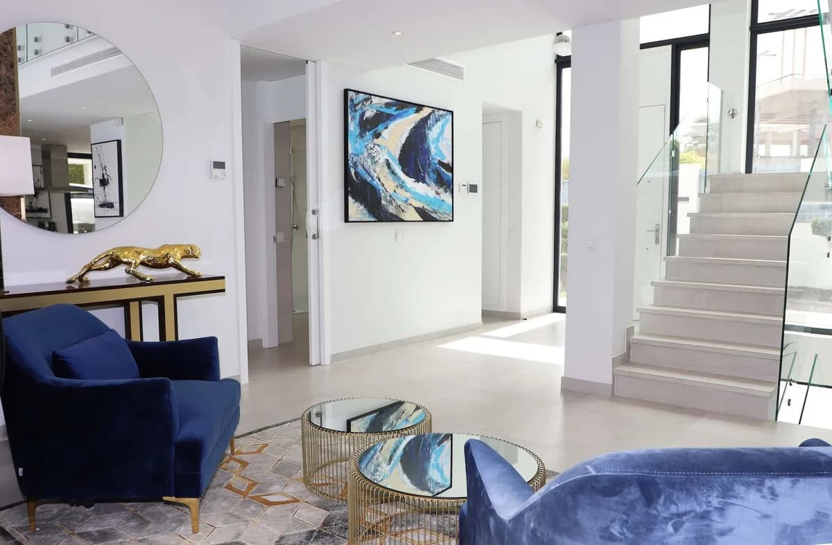 5 Bedroom Detached Villa for Sale in New Golden Mile, Málaga - Image 6