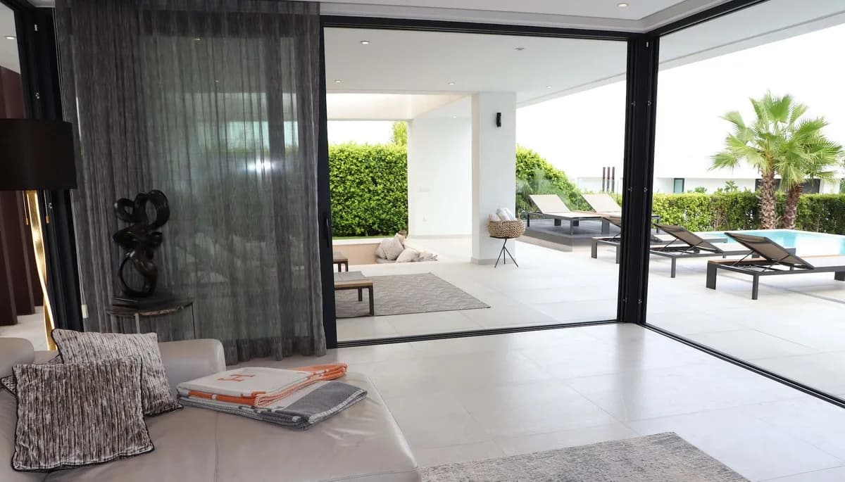 5 Bedroom Detached Villa for Sale in New Golden Mile, Málaga - Image 9