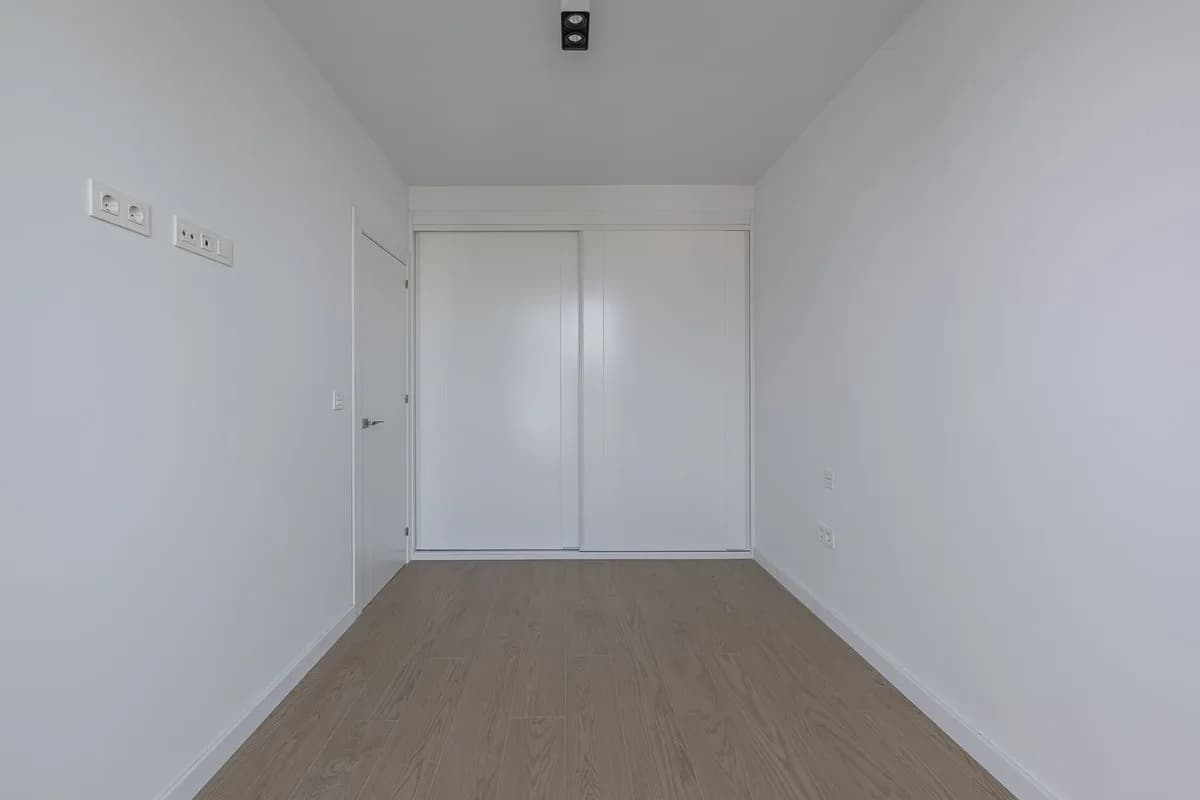 2 Bedroom Middle Floor Apartment for Sale in Los Boliches, Málaga - Image 7
