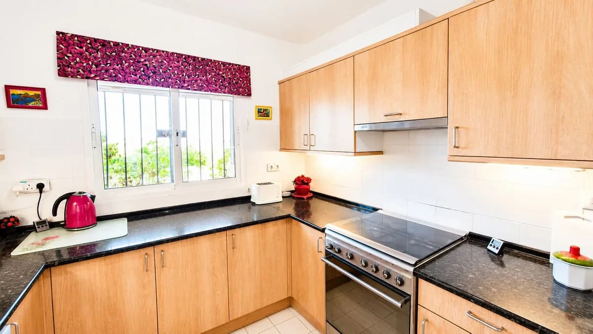 2 Bedroom Ground Floor Apartment for Sale in Estepona, Málaga - Image 9
