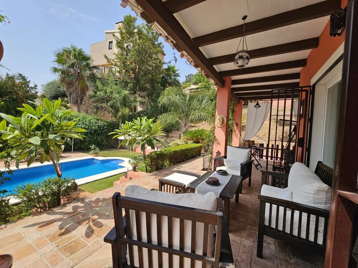 4 Bedroom Detached Villa for Sale in Pinares de San Antón, Málaga - Image 3