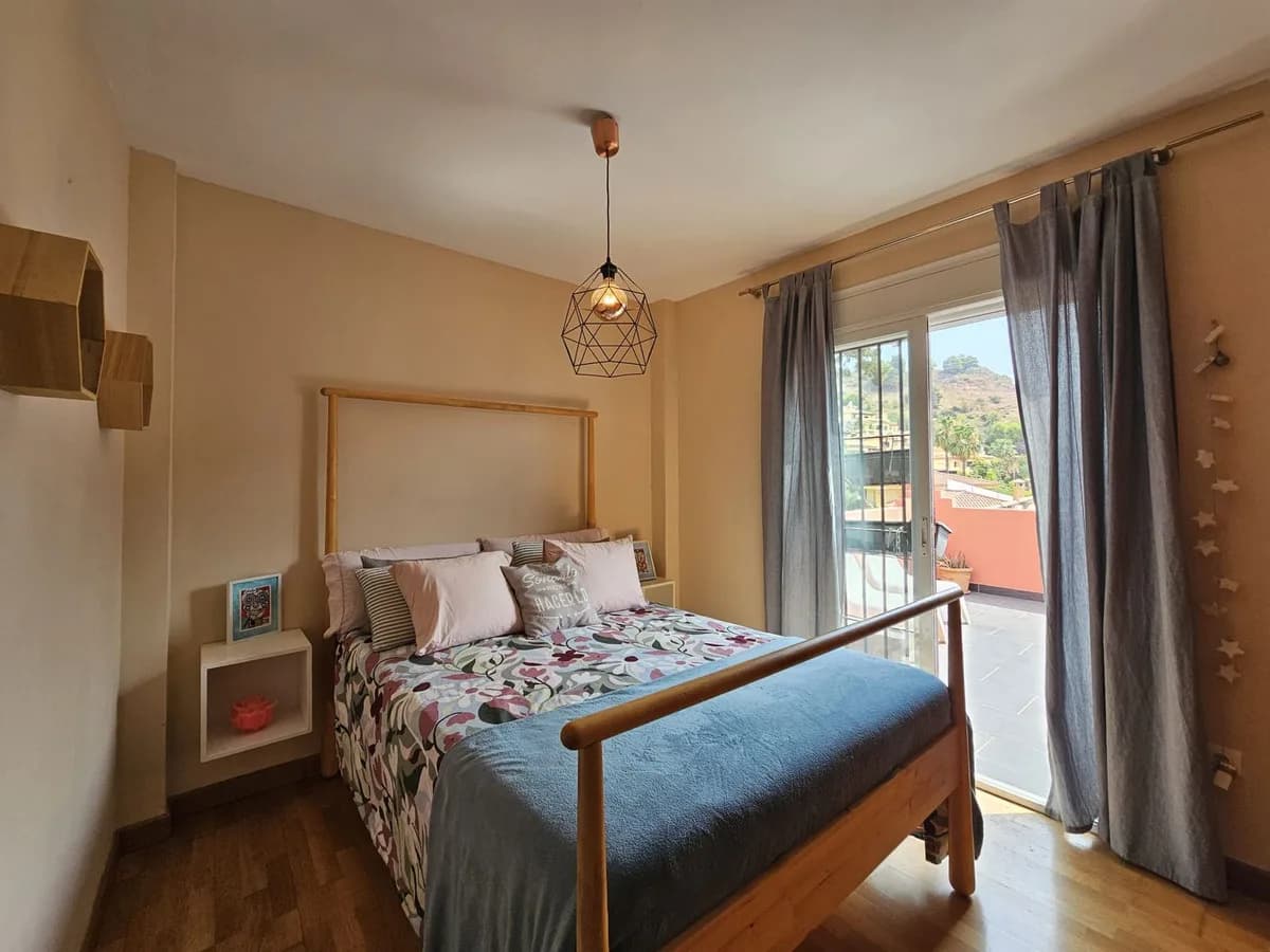4 Bedroom Detached Villa for Sale in Pinares de San Antón, Málaga - Image 9