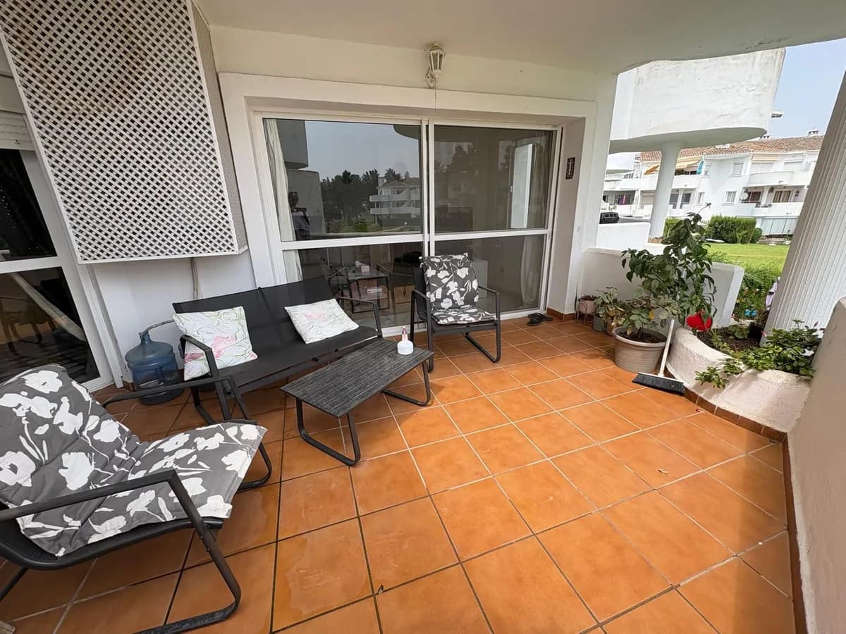 2 Bedroom Middle Floor Apartment for Sale in Mijas Golf, Málaga - Image 8