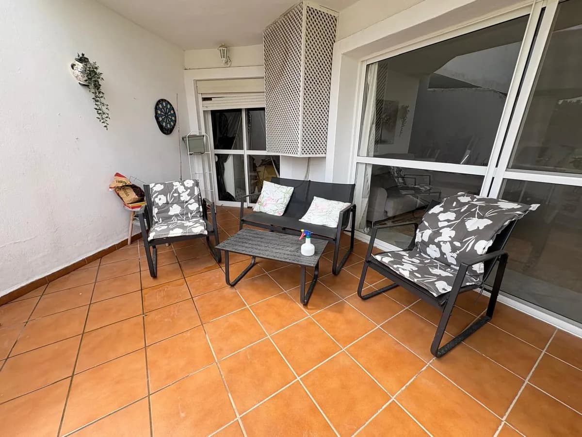 2 Bedroom Middle Floor Apartment for Sale in Mijas Golf, Málaga - Image 9