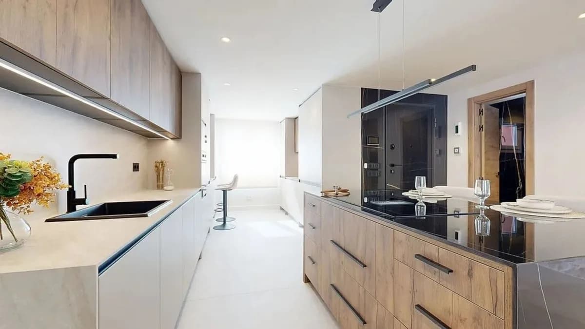 3 Bedroom Semi-Detached House for Sale in Atalaya, Málaga - Image 2