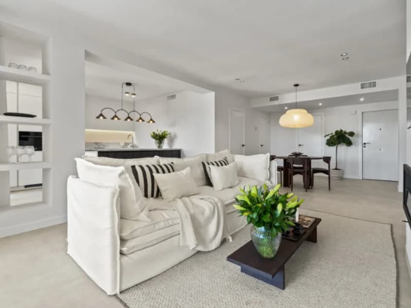 2 Bedroom Ground Floor Apartment for Sale in Benahavís, Málaga - Image 5
