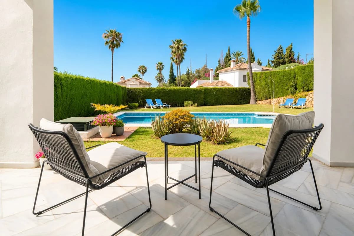 4 Bedroom Detached Villa for Sale in Elviria, Málaga - Image 2
