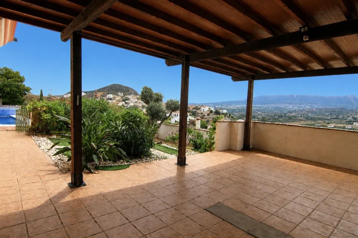 3 Bedroom Detached Villa for Sale in Coín, Málaga - Image 5