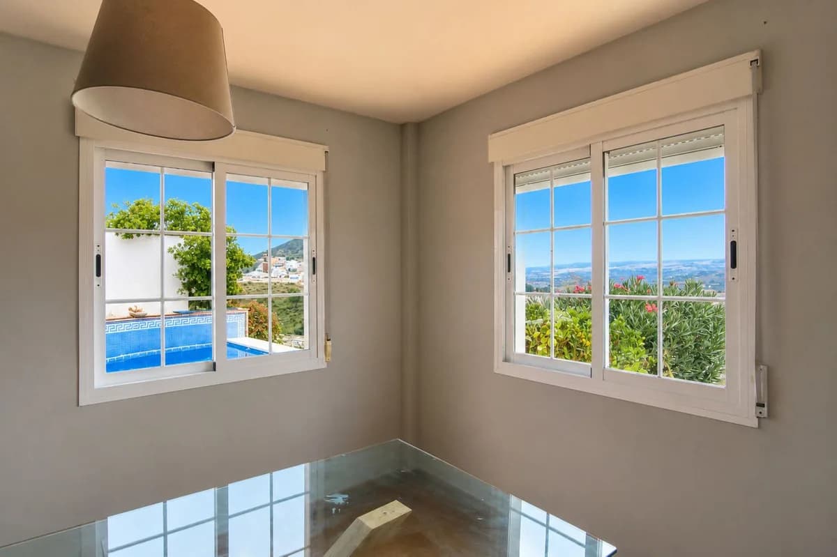 3 Bedroom Detached Villa for Sale in Coín, Málaga - Image 7