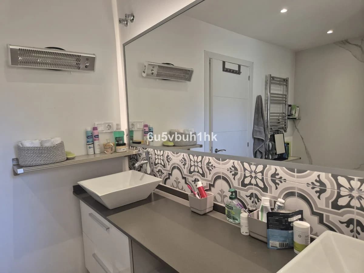 3 Bedroom Ground Floor Apartment for Sale in Los Pacos, Málaga - Image 7