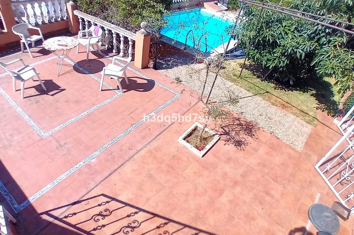 4 Bedroom Detached Villa for Sale in Calypso, Málaga - Image 2