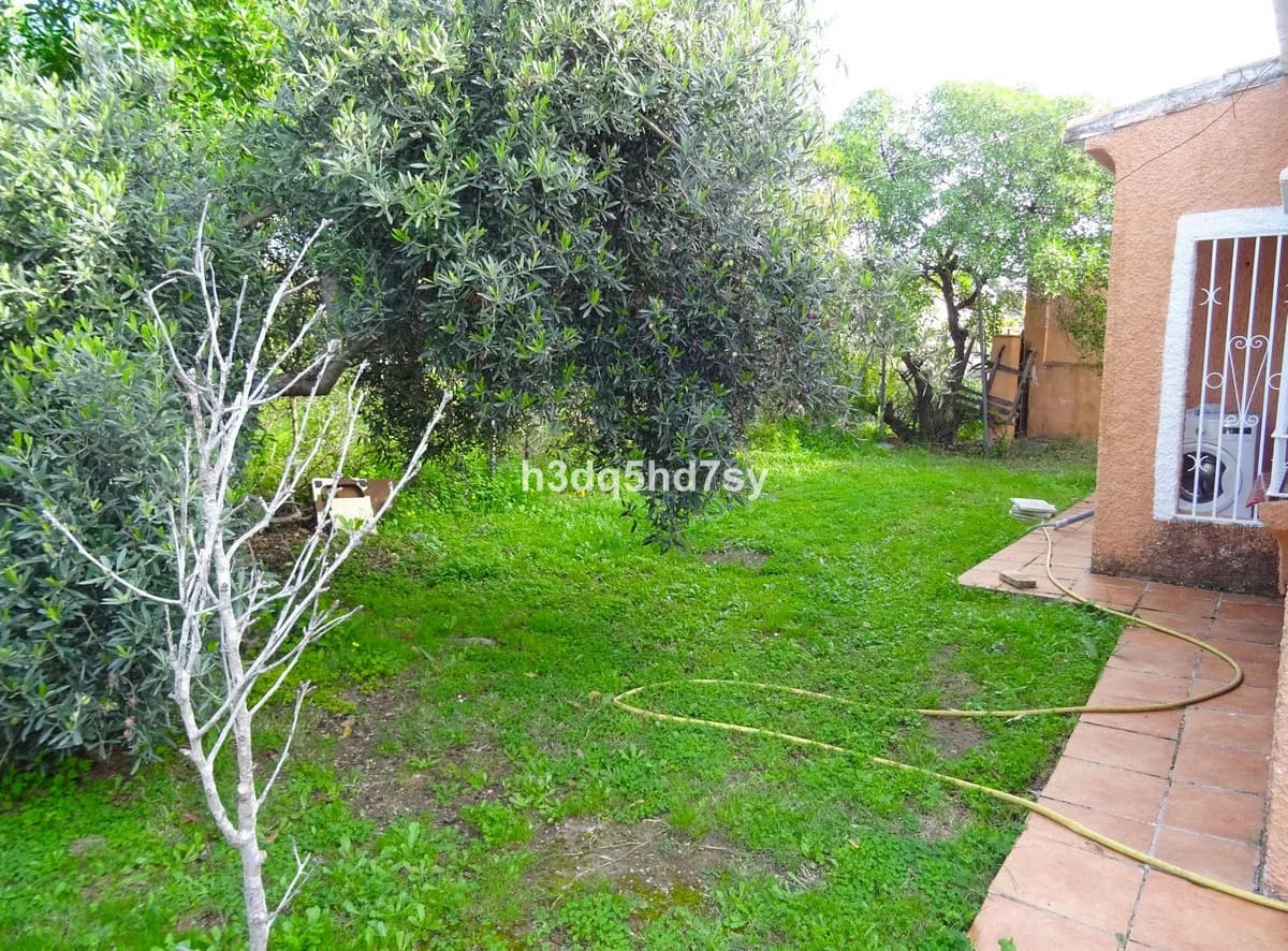 4 Bedroom Detached Villa for Sale in Calypso, Málaga - Image 3