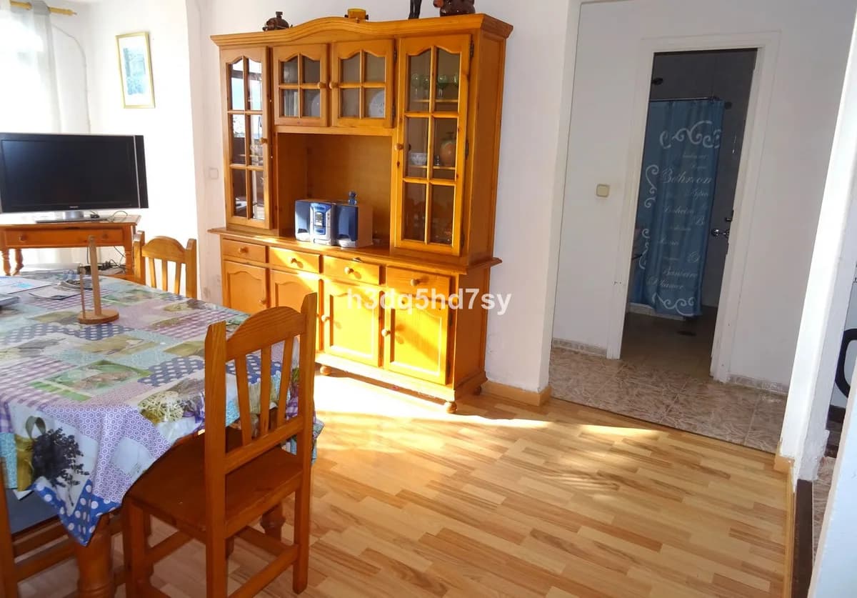 4 Bedroom Detached Villa for Sale in Calypso, Málaga - Image 6