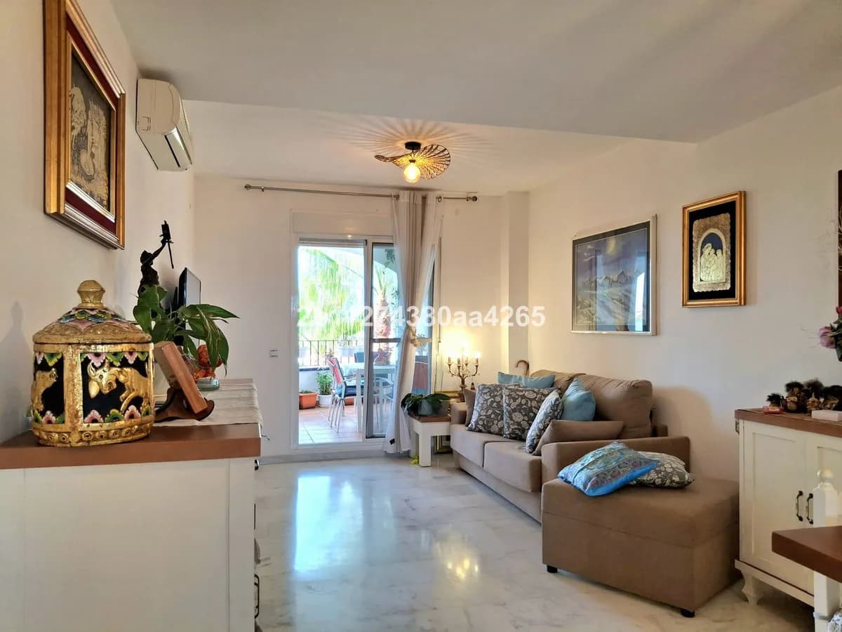 2 Bedroom Middle Floor Apartment for Sale in Riviera del Sol, Málaga - Image 4
