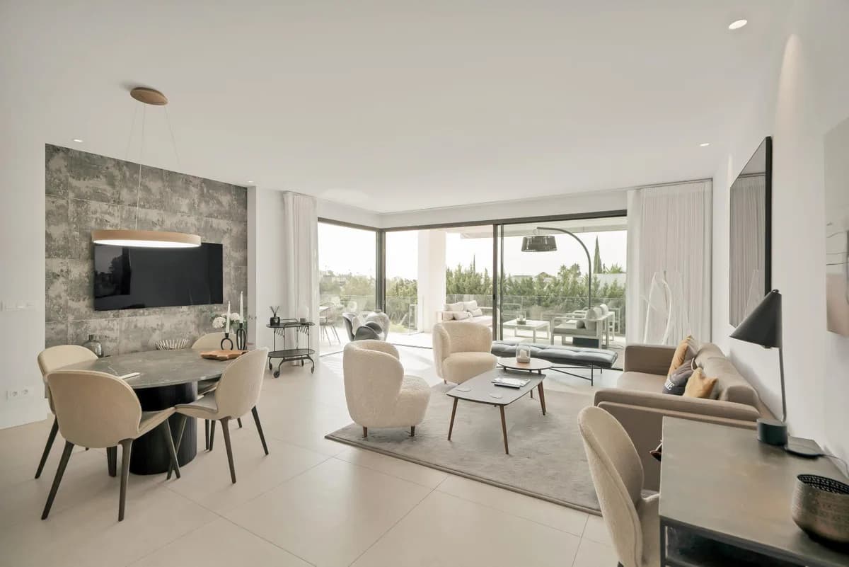 2 Bedroom Middle Floor Apartment for Sale in La Quinta, Málaga