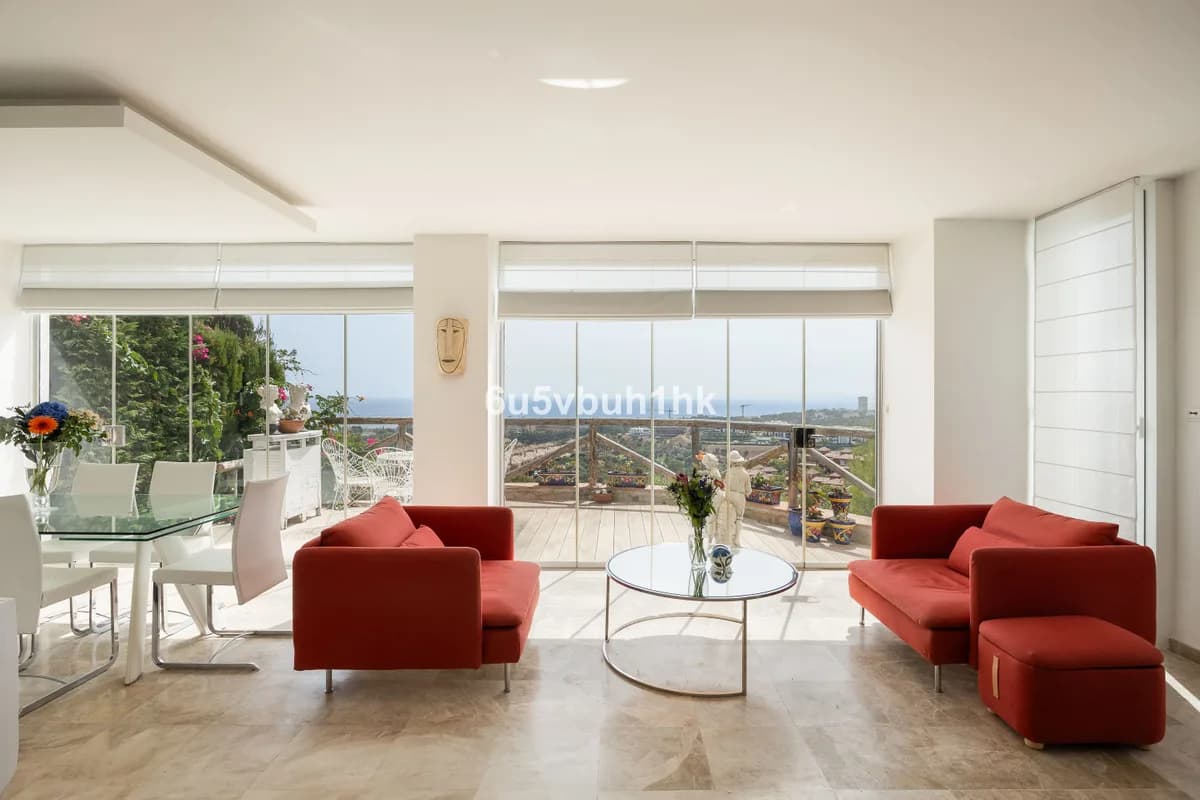 3 Bedroom Detached Villa for Sale in Santa Clara, Málaga - Image 3