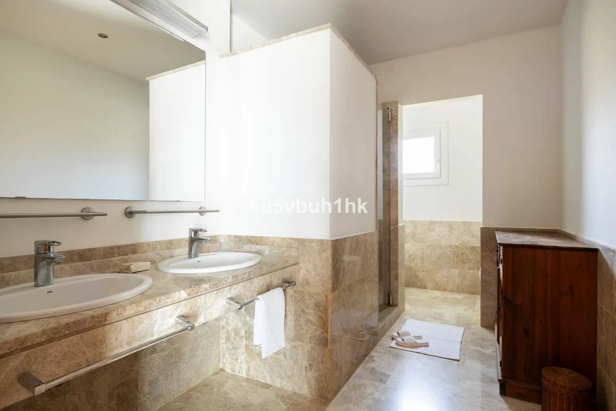 3 Bedroom Detached Villa for Sale in Santa Clara, Málaga - Image 9