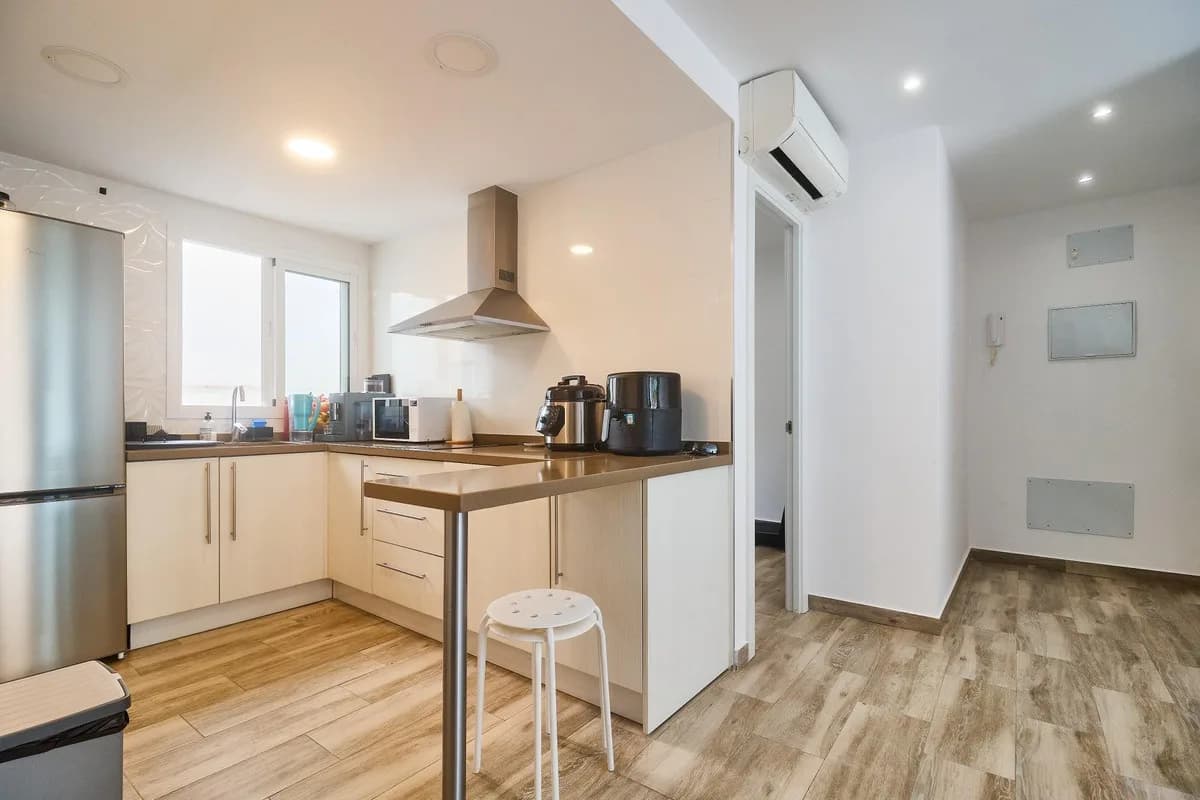 3 Bedroom Middle Floor Apartment for Sale in Fuengirola, Málaga - Image 6