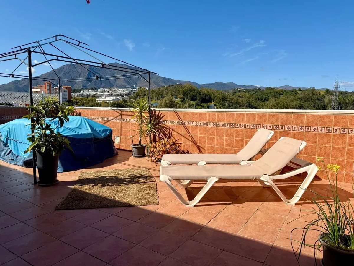 4 Bedroom Penthouse for Sale in Estepona, Málaga - Image 3