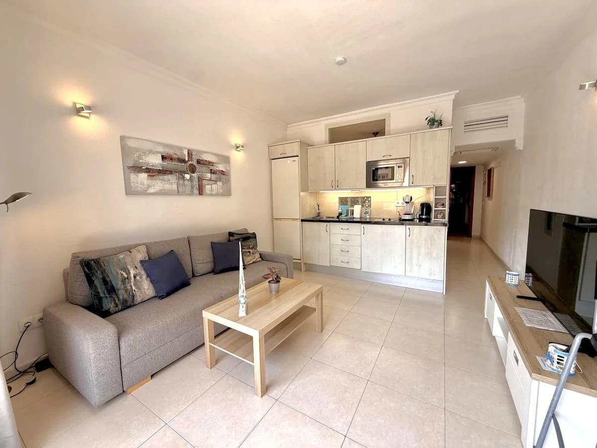 1 Bedroom Middle Floor Studio for Sale in Fuengirola, Málaga - Image 7
