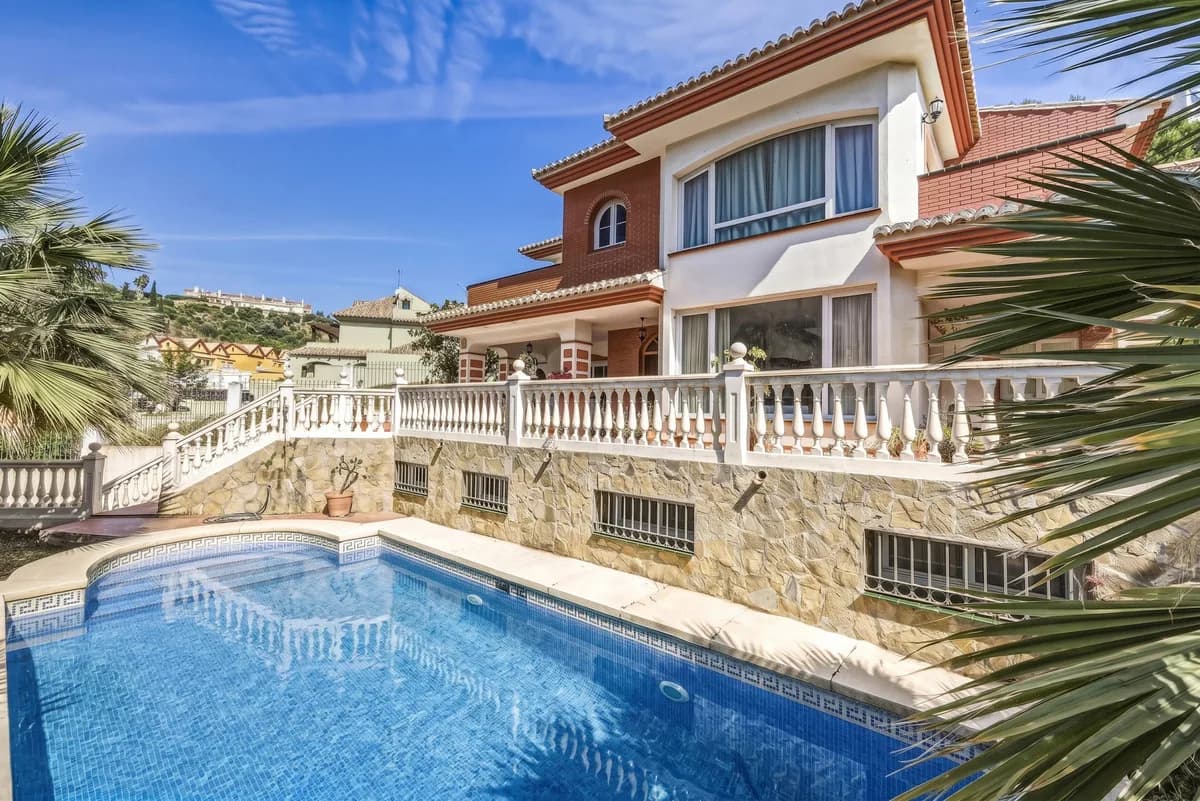 5 Bedroom Detached Villa for Sale in Benalmadena, Málaga - Image 3