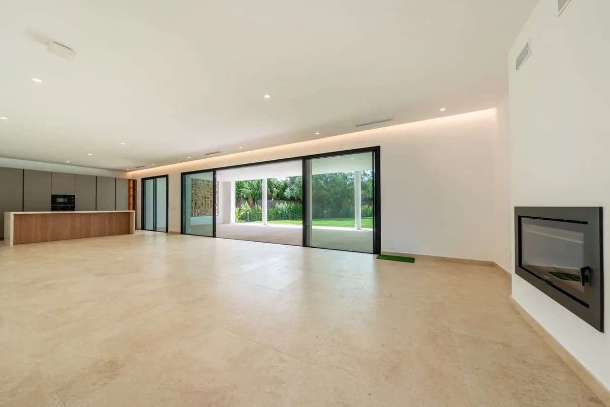 6 Bedroom Detached Villa for Sale in Sotogrande Costa, Cádiz - Image 6