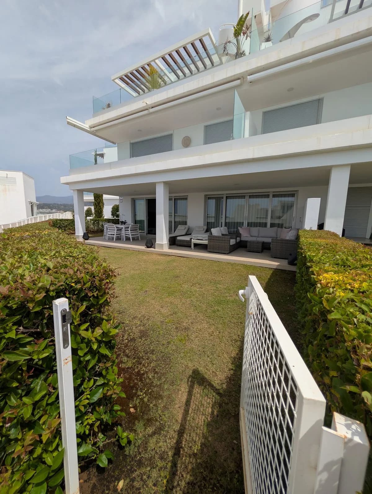 3 Bedroom Ground Floor Apartment for Sale in Estepona, Málaga