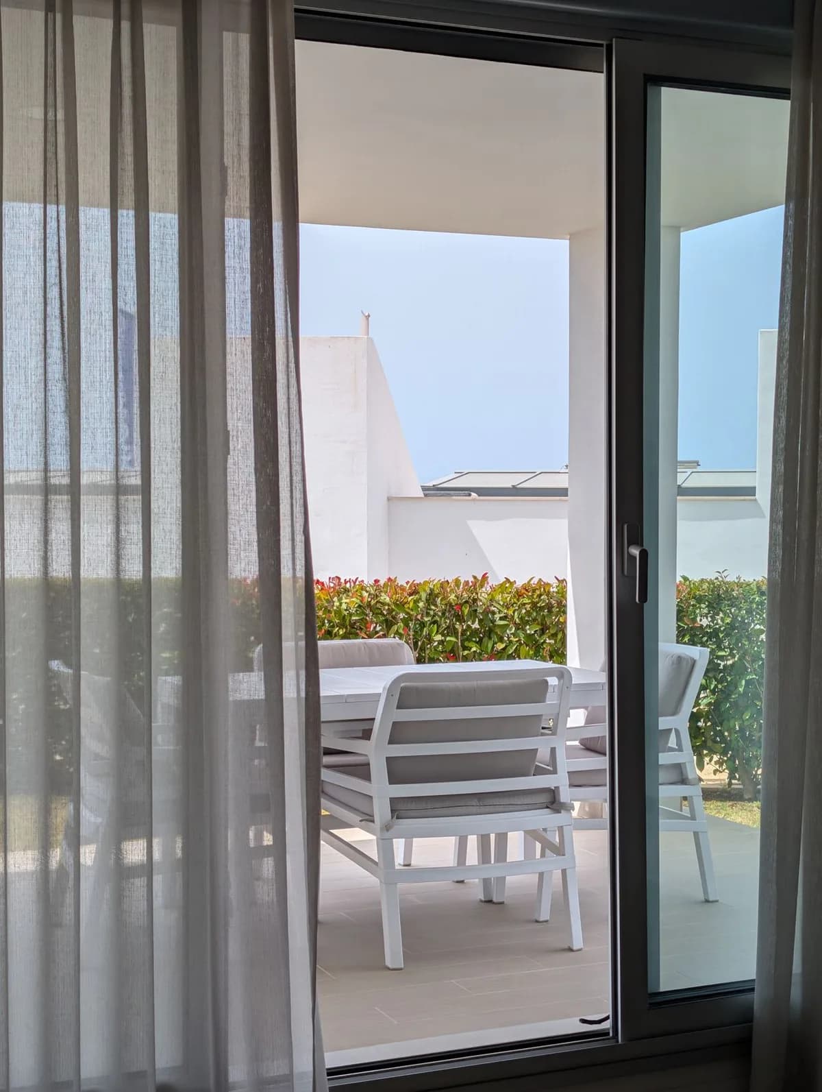 3 Bedroom Ground Floor Apartment for Sale in Estepona, Málaga - Image 9