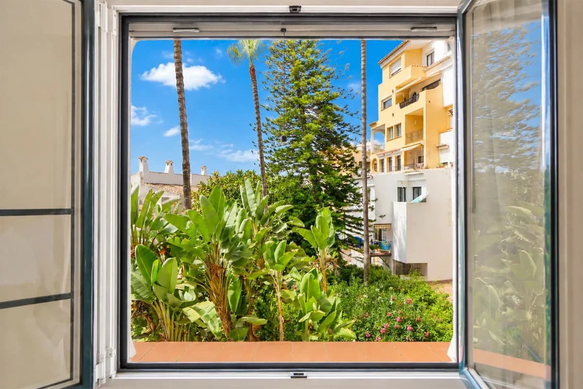 3 Bedroom Middle Floor Apartment for Sale in Puerto de Cabopino, Málaga