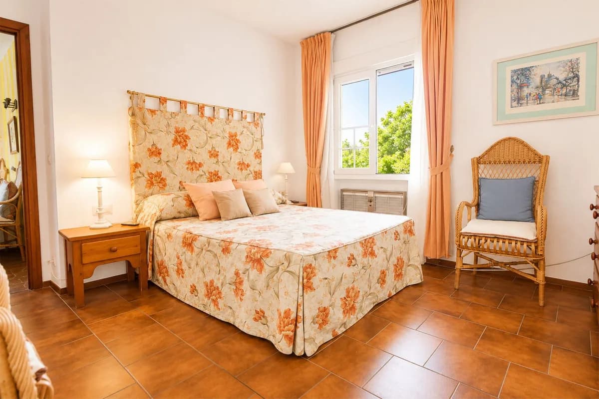 3 Bedroom Middle Floor Apartment for Sale in Puerto de Cabopino, Málaga - Image 6