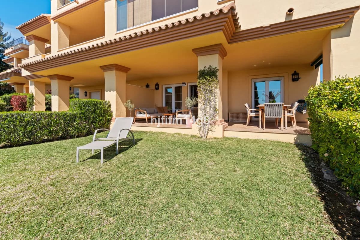 2 Bedroom Ground Floor Apartment for Sale in Nueva Andalucía, Málaga - Image 2