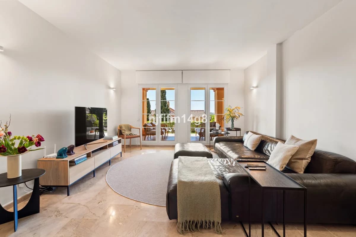 2 Bedroom Ground Floor Apartment for Sale in Nueva Andalucía, Málaga - Image 5