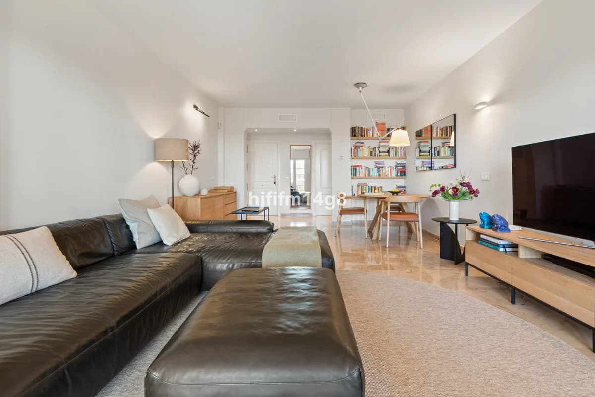2 Bedroom Ground Floor Apartment for Sale in Nueva Andalucía, Málaga - Image 6