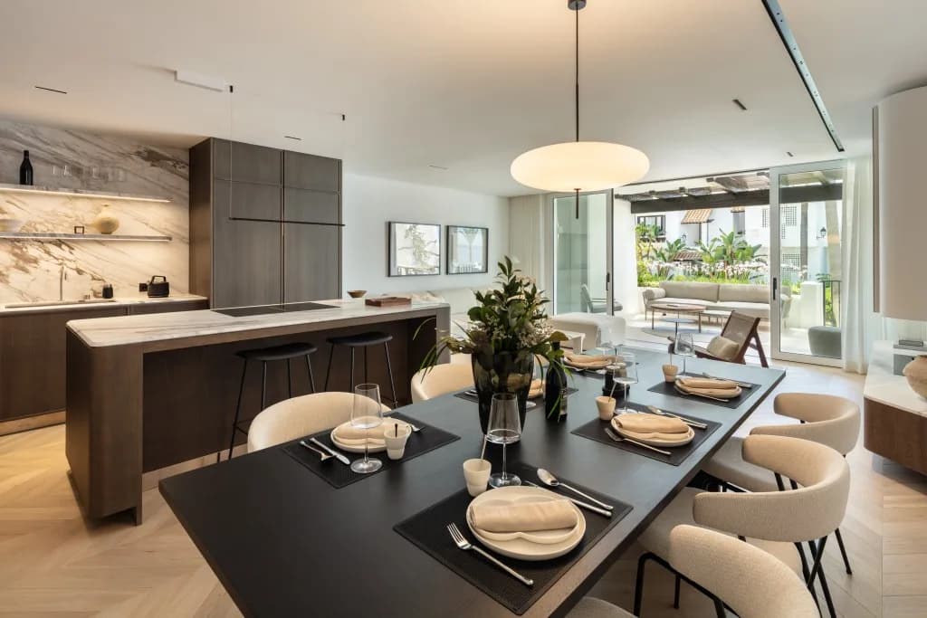 3 Bedroom Ground Floor Apartment for Sale in Marbella, Málaga - Image 4