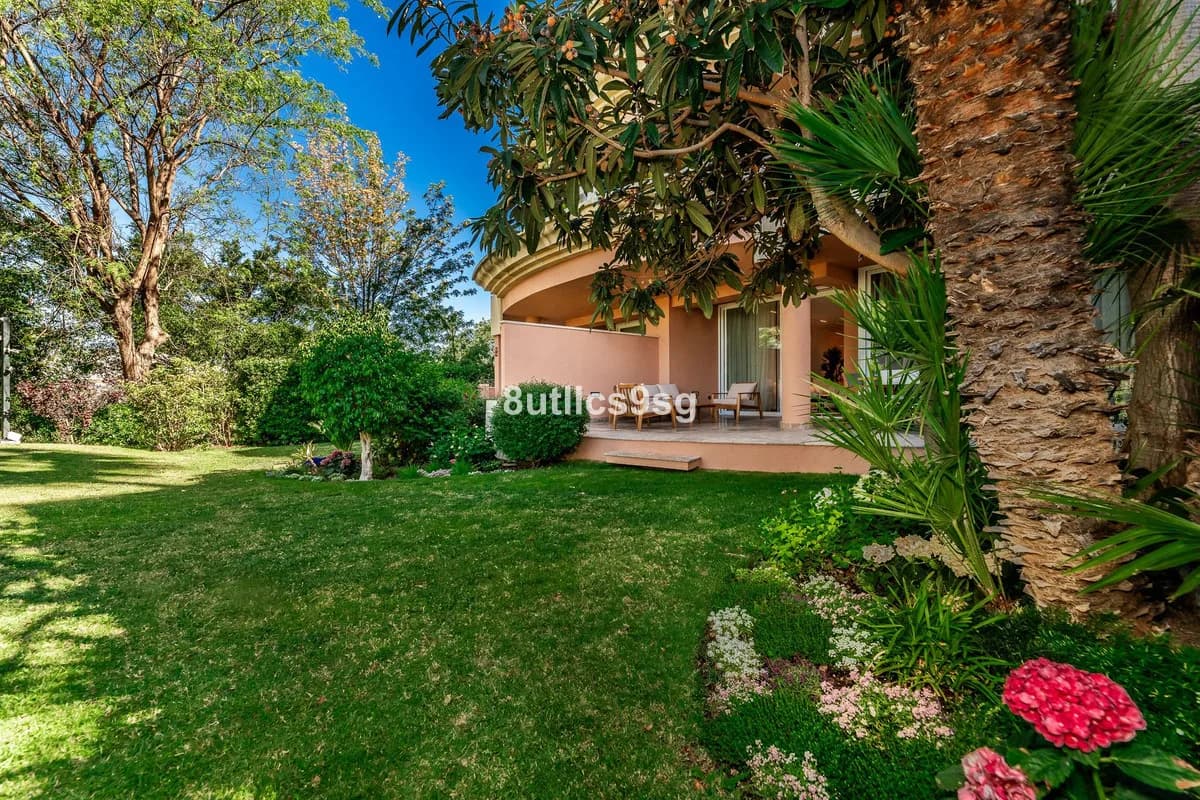 3 Bedroom Ground Floor Apartment for Sale in Nueva Andalucía, Málaga - Image 3