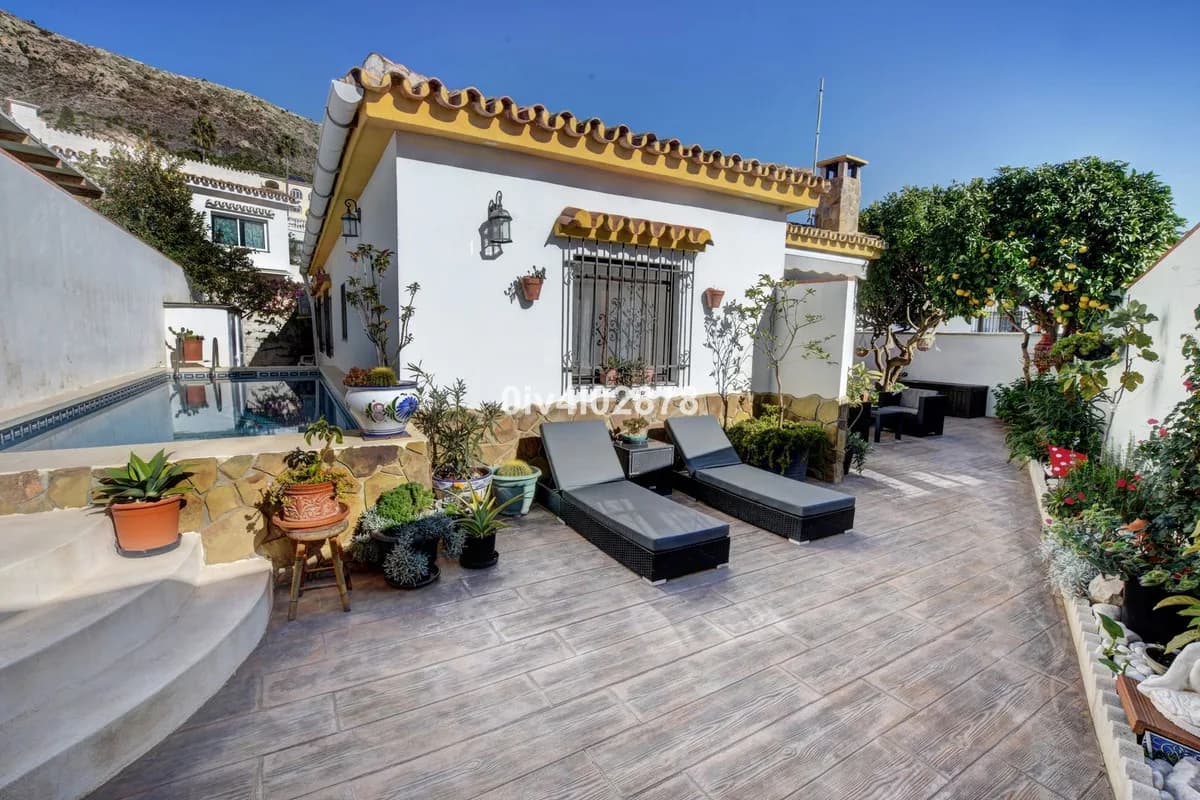 3 Bedroom Detached Villa for Sale in Benalmadena, Málaga