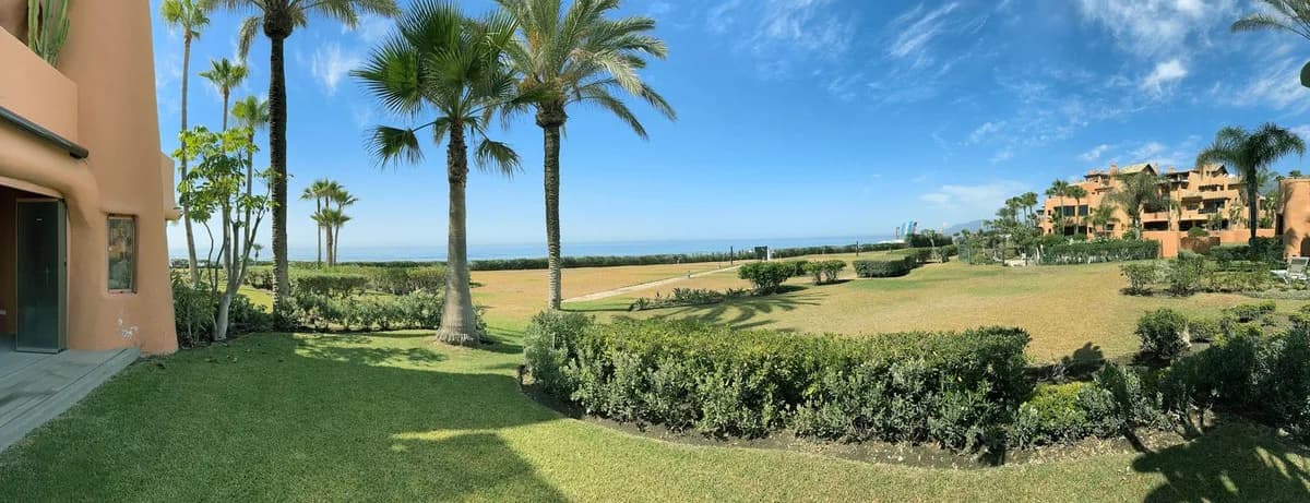 4 Bedroom Ground Floor Apartment for Sale in Los Monteros, Málaga - Image 5
