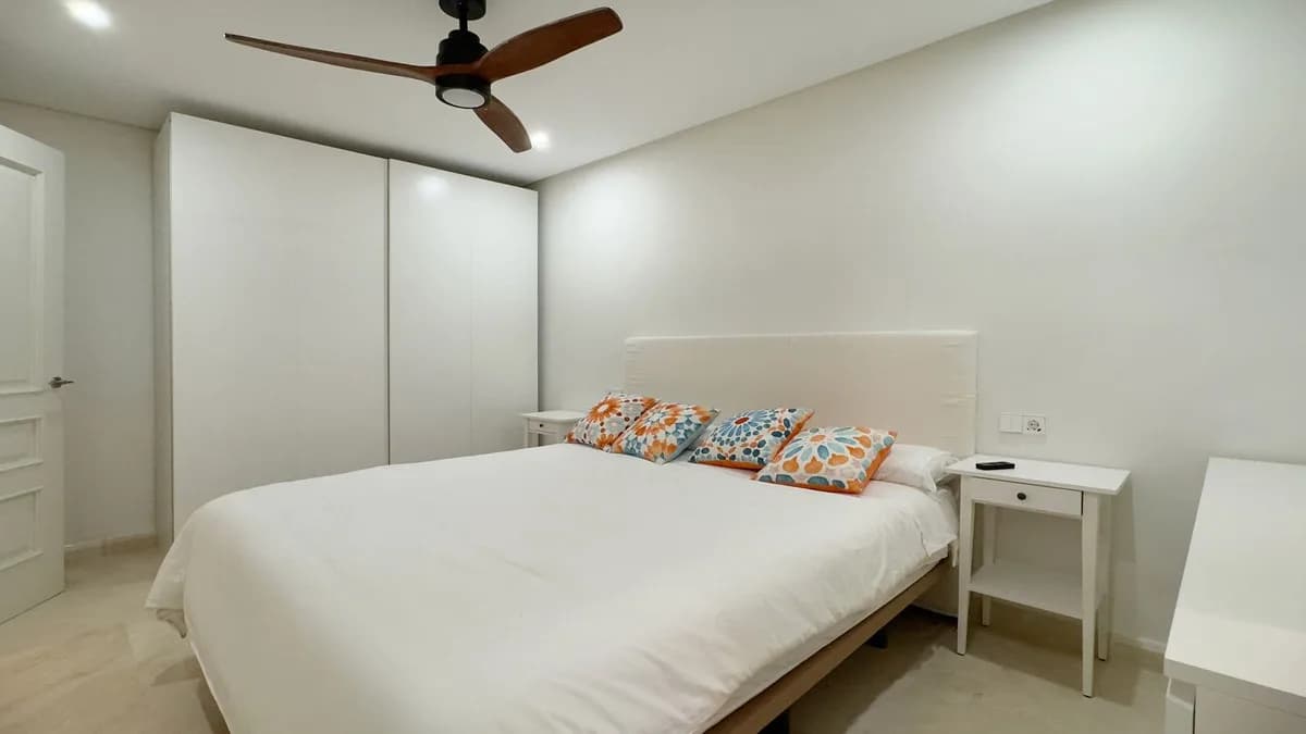 4 Bedroom Ground Floor Apartment for Sale in Los Monteros, Málaga - Image 7