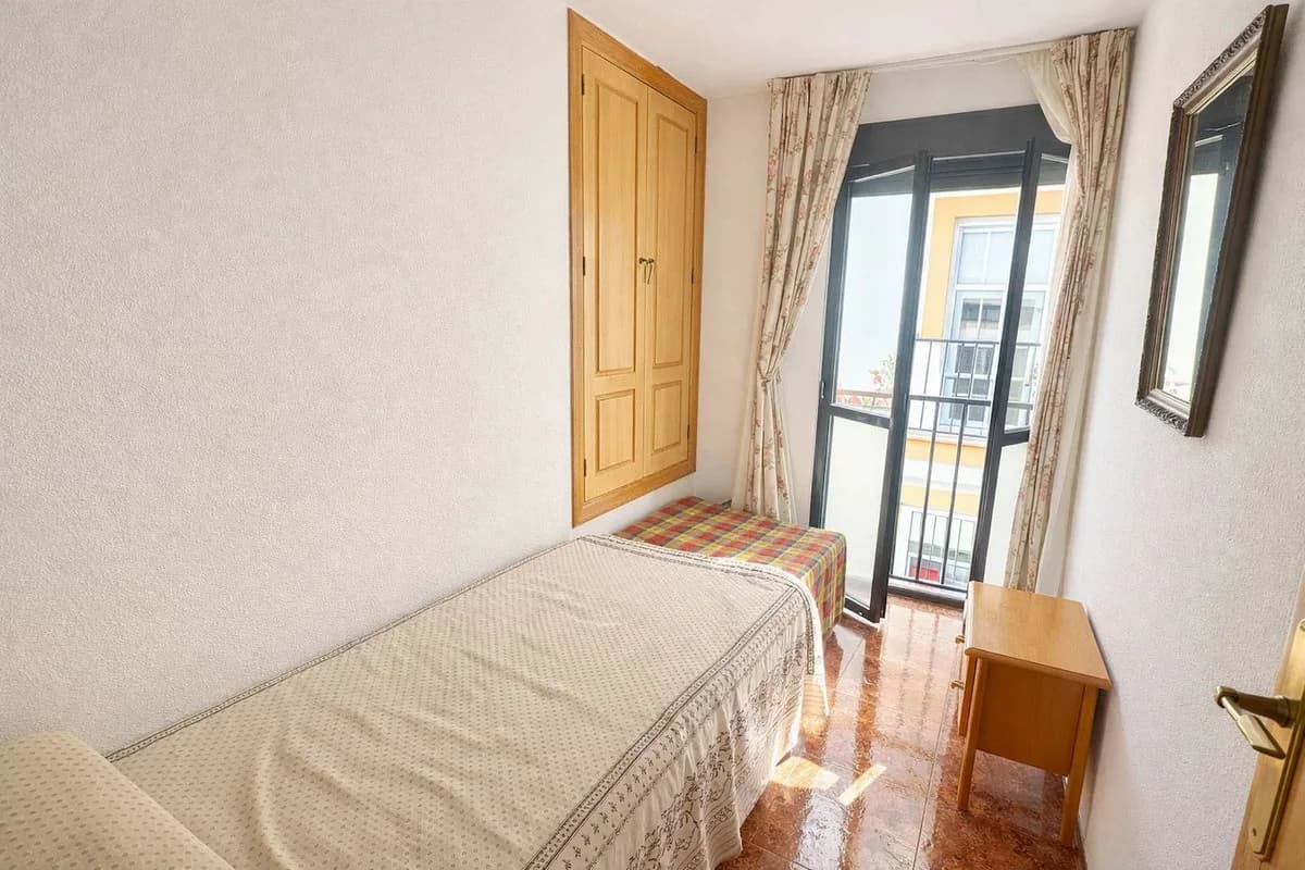 3 Bedroom Top Floor Apartment for Sale in Manilva, Málaga - Image 8