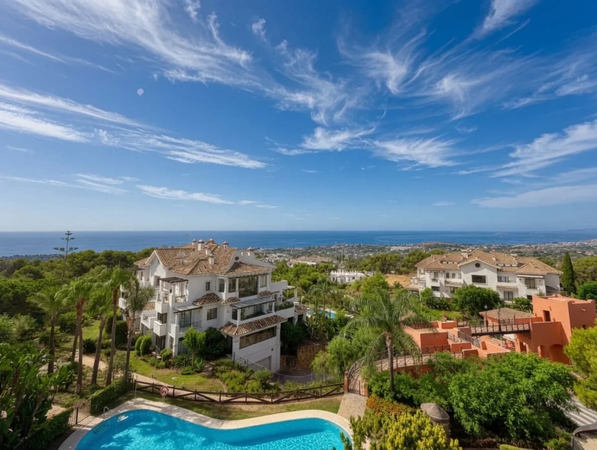 5 Bedroom Penthouse for Sale in Nueva Andalucía, Málaga