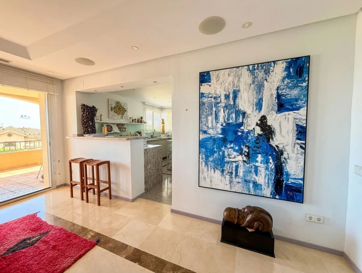 5 Bedroom Penthouse for Sale in Nueva Andalucía, Málaga - Image 8