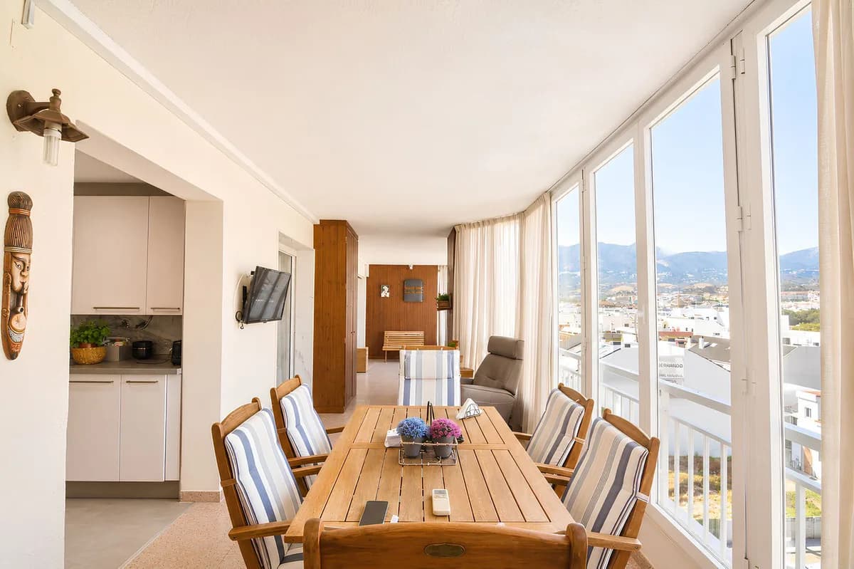 4 Bedroom Middle Floor Apartment for Sale in Los Boliches, Málaga