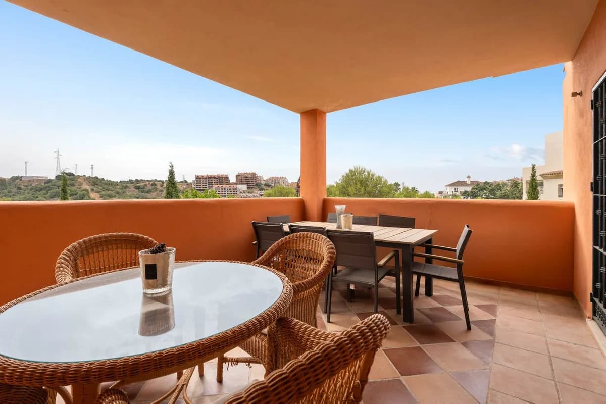 3 Bedroom Ground Floor Apartment for Sale in Elviria, Málaga - Image 3