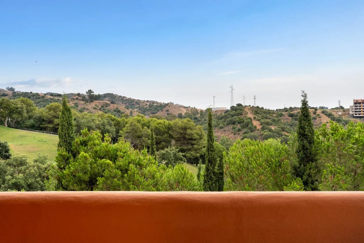 3 Bedroom Ground Floor Apartment for Sale in Elviria, Málaga - Image 6