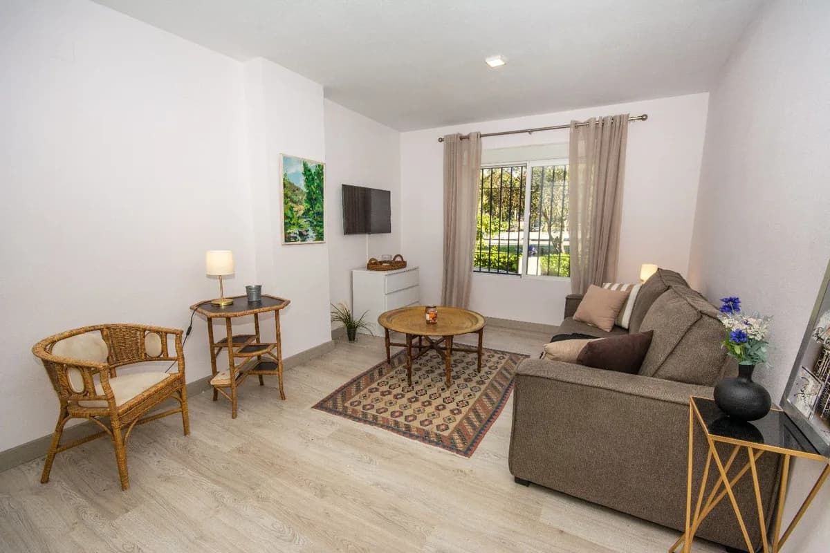 Ground Floor Studio for Sale in Marbella, Málaga - Image 2