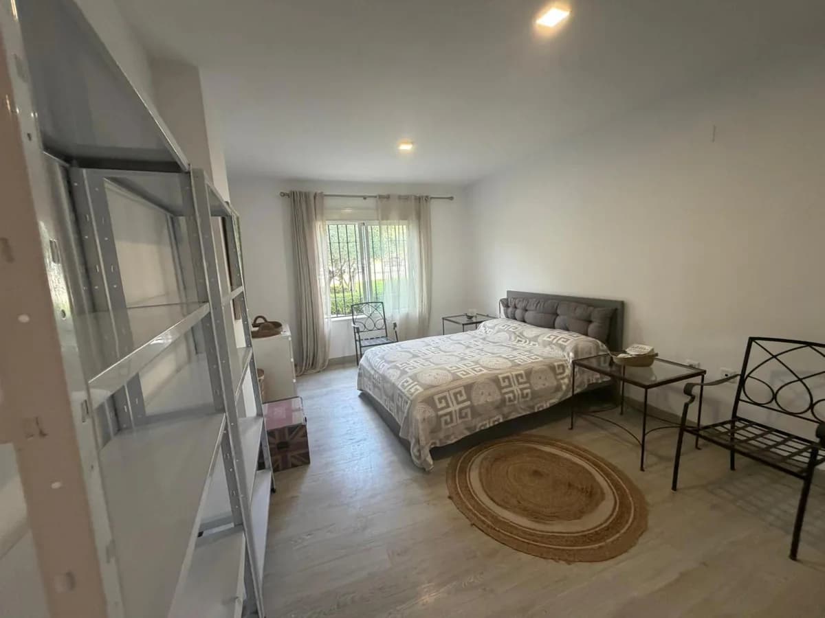 Ground Floor Studio for Sale in Marbella, Málaga - Image 5