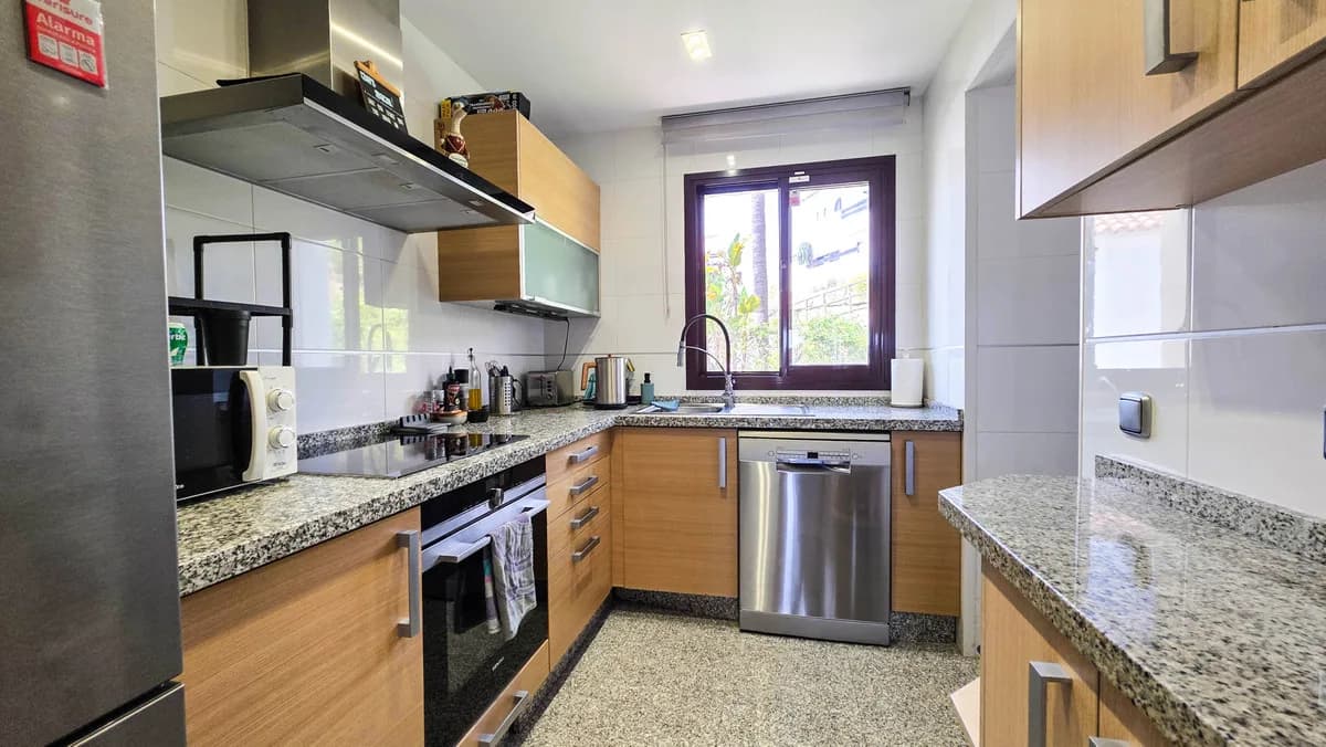 3 Bedroom Middle Floor Apartment for Sale in Casares, Málaga - Image 3