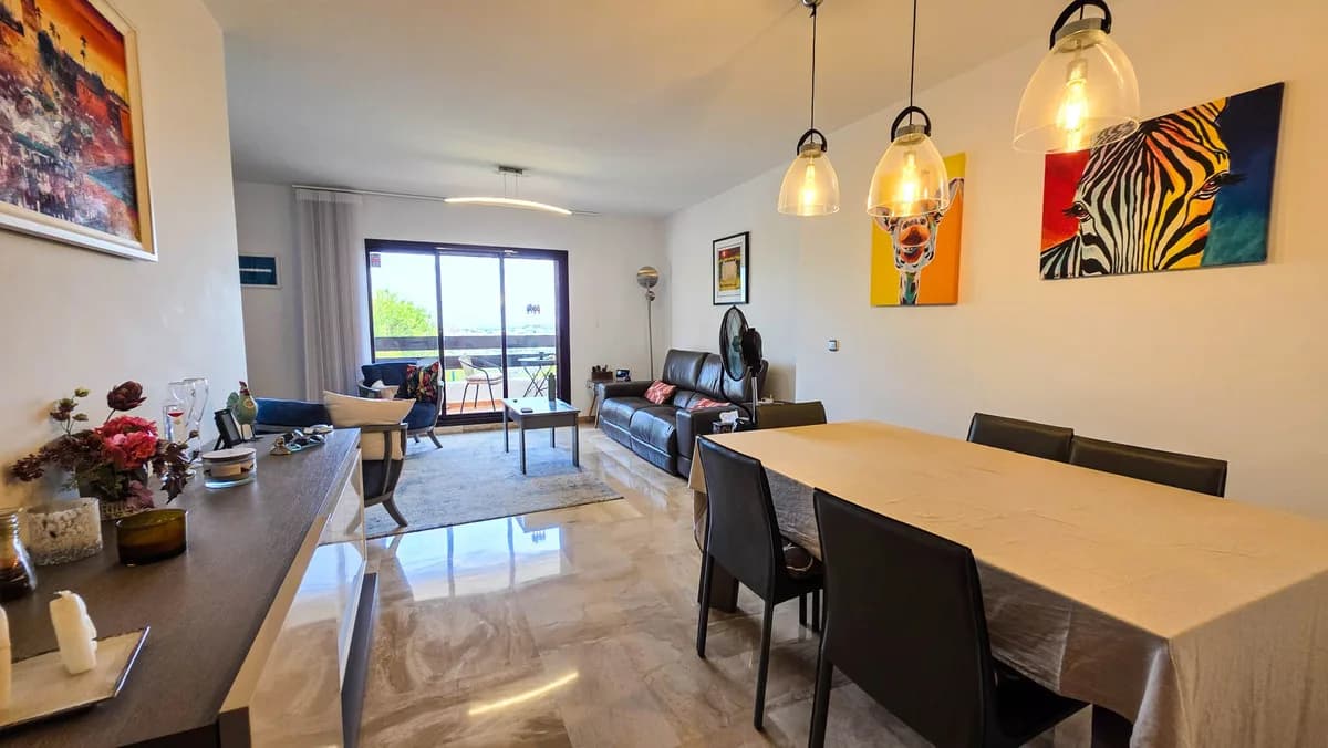 3 Bedroom Middle Floor Apartment for Sale in Casares, Málaga - Image 6