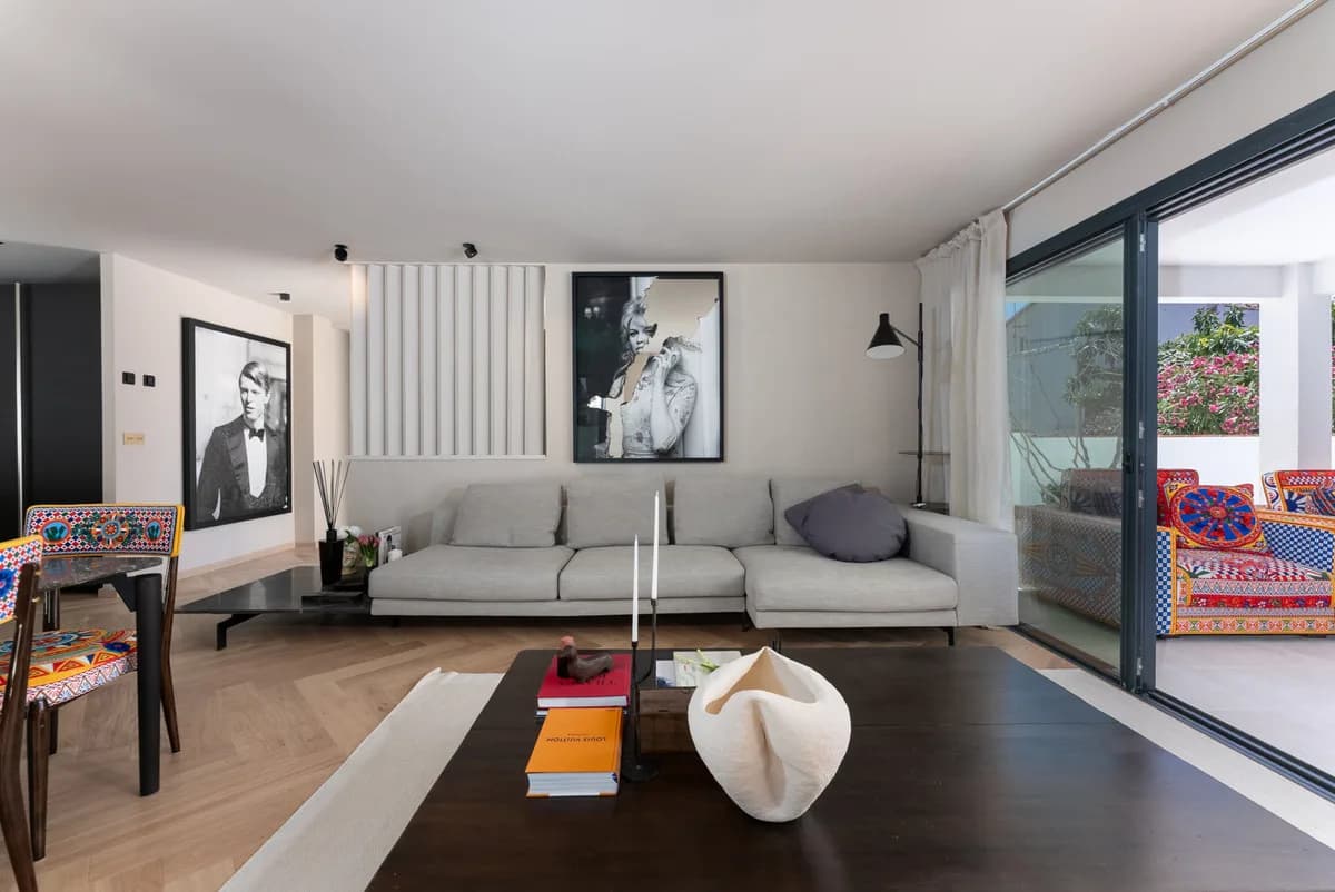 4 Bedroom Detached Villa for Sale in Calahonda, Málaga - Image 3